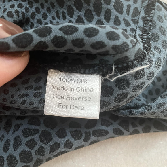 Parker Shirt Women XS Blue Black‎ Silk Peasant Ruffle Sleeve Sheer Animal Print - Picture 10 of 11